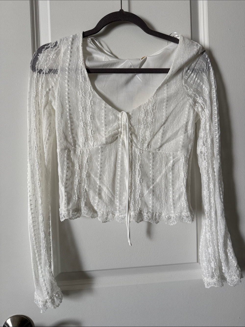 Women's White Lace Long-Sleeve Tie-Front Top